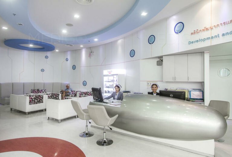 Recepción de un hospital privado en Tailandia