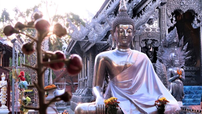 Templo de plata Wat Sri Suphan en Chiang Mai