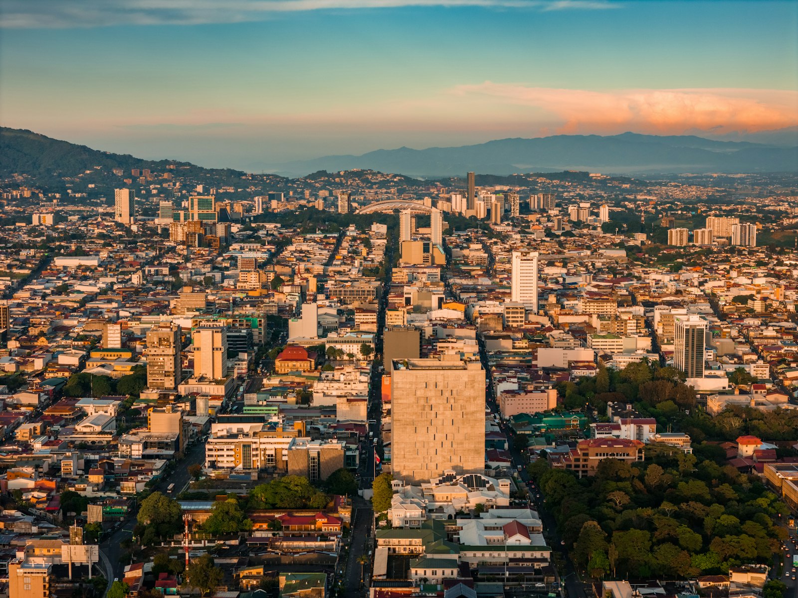Vista aérea de San José, Costa Rica, por la mañana