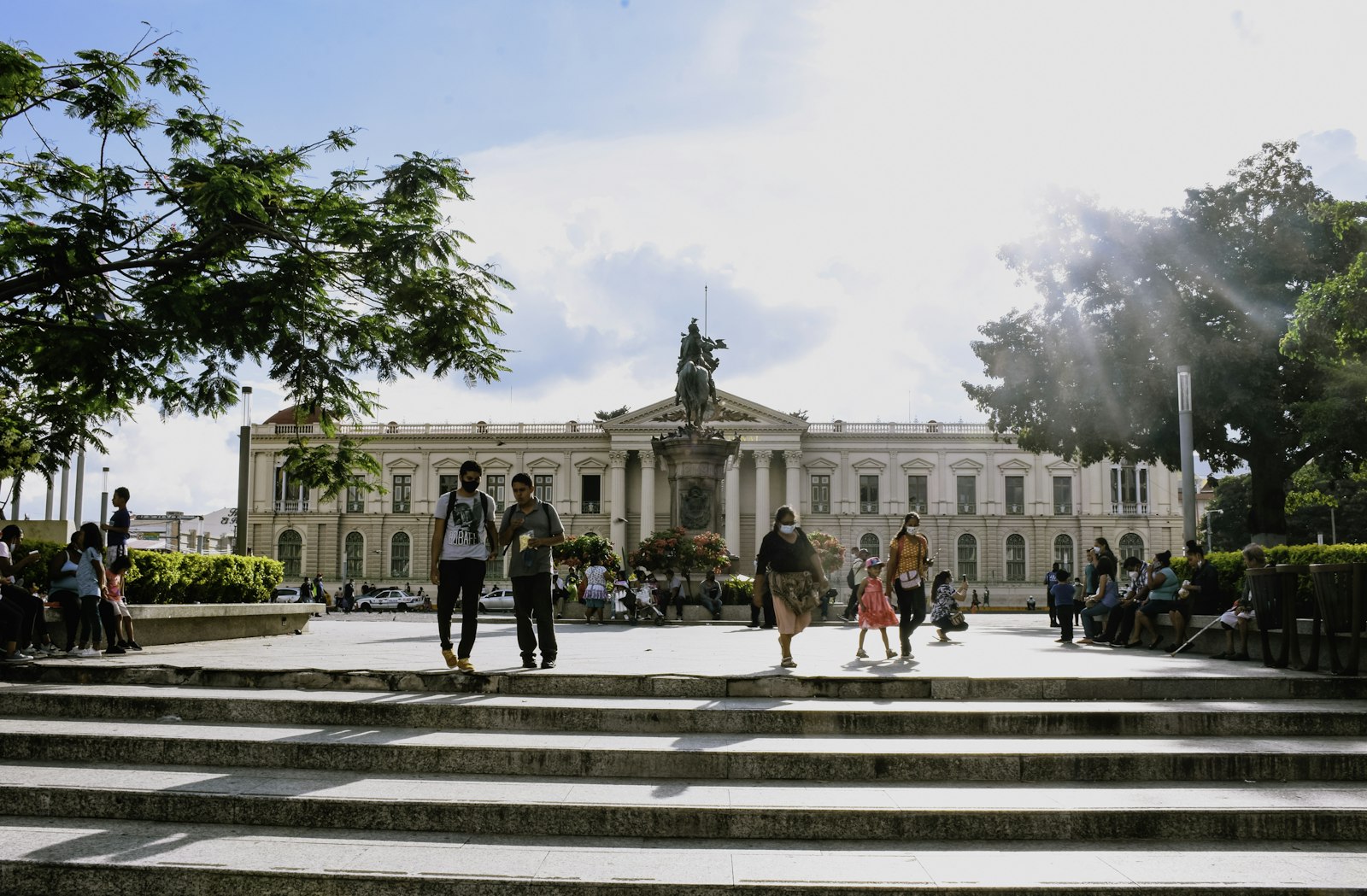 Plaza Gerardo Barrios y Palacio Nacional de San Salvador