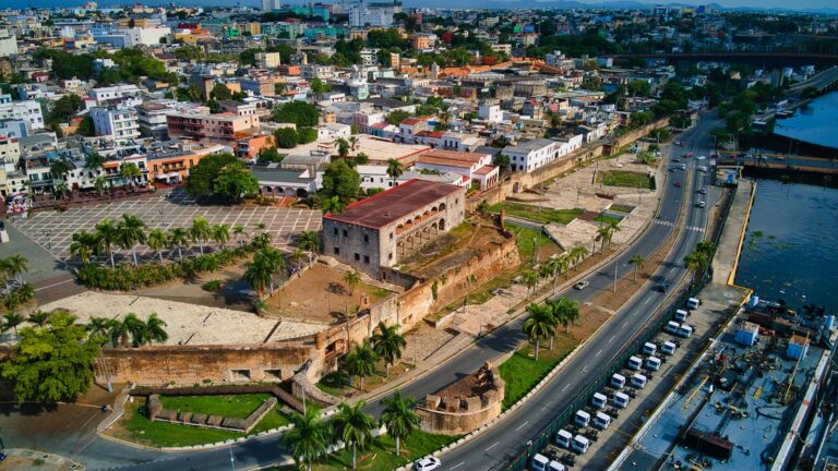 Vista aérea del Alcázar de Colón en la Zona Colonial de Santo Domingo