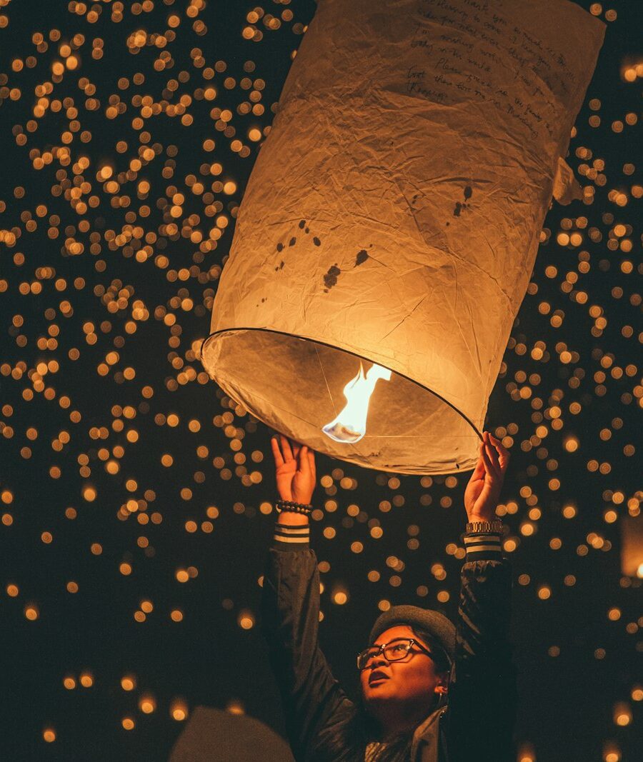 Yi Peng 2026 en Chiang Mai: fechas, normas y dónde ver las linternas